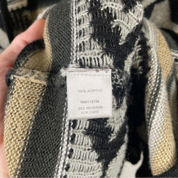 one World Women's Hooded Cardigan Aztec Print Tan Black and White Size Small - Picture 5 of 10